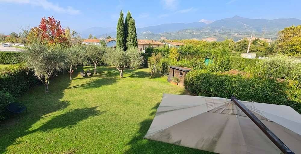 casa indipendente in vendita a Forte dei Marmi in zona Vittoria Apuana