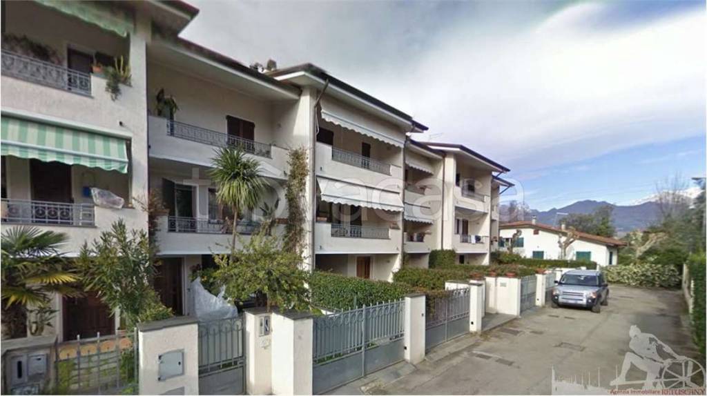 casa indipendente in vendita a Forte dei Marmi