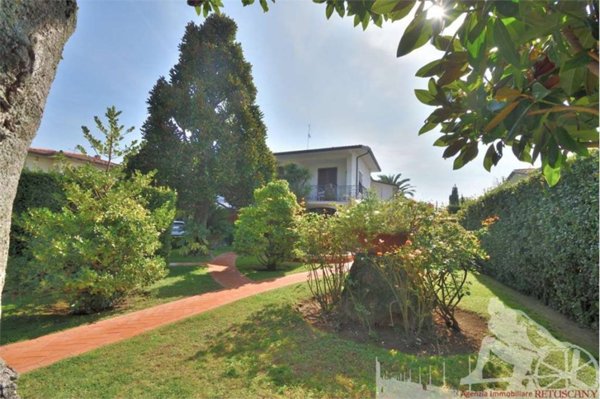 casa indipendente in vendita a Forte dei Marmi