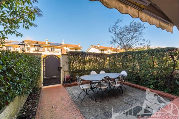 casa indipendente in vendita a Forte dei Marmi