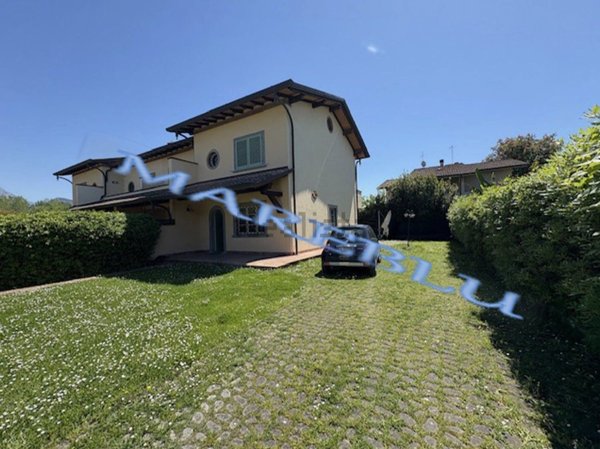 casa indipendente in vendita a Forte dei Marmi