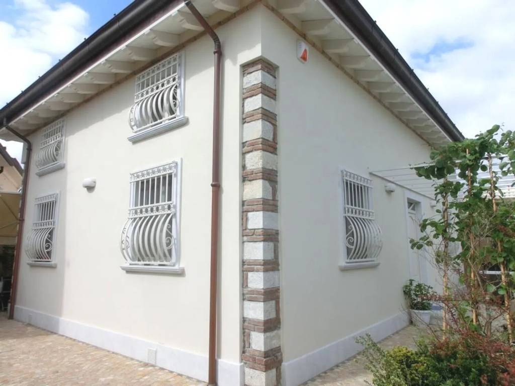 casa indipendente in vendita a Forte dei Marmi