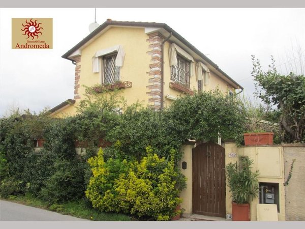 casa indipendente in vendita a Forte dei Marmi