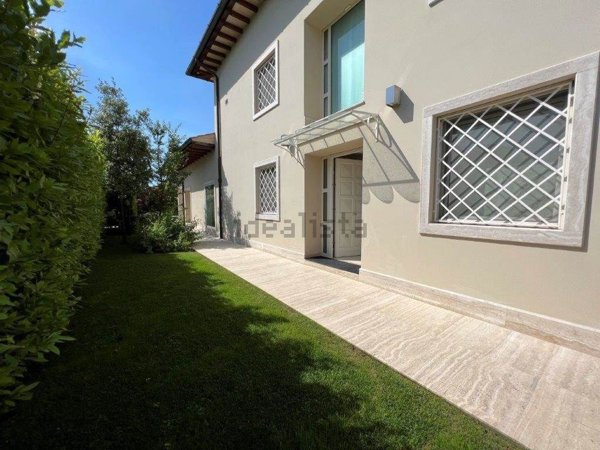 casa indipendente in vendita a Forte dei Marmi