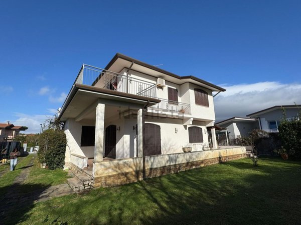 casa indipendente in vendita a Forte dei Marmi