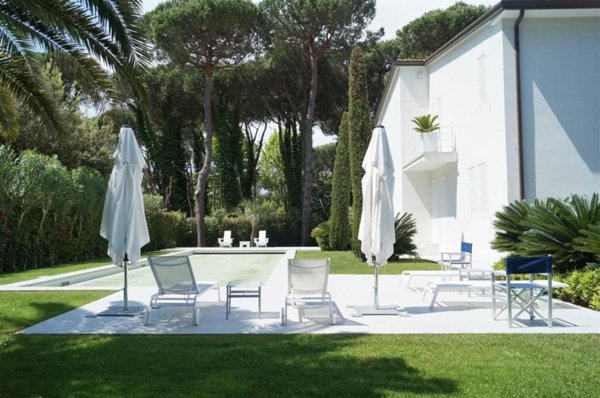 casa indipendente in vendita a Forte dei Marmi in zona Roma Imperiale