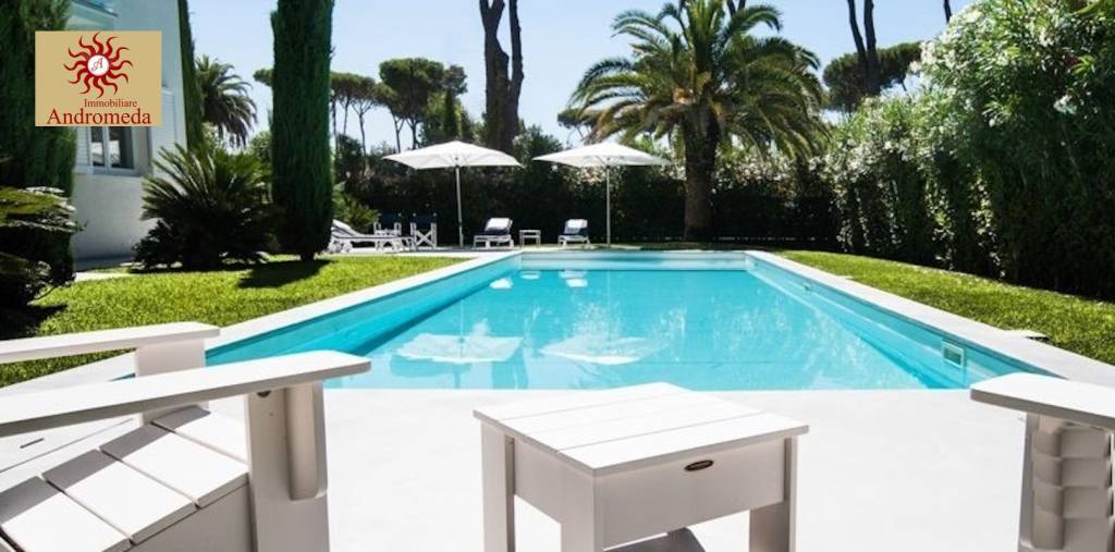 casa indipendente in vendita a Forte dei Marmi in zona Roma Imperiale