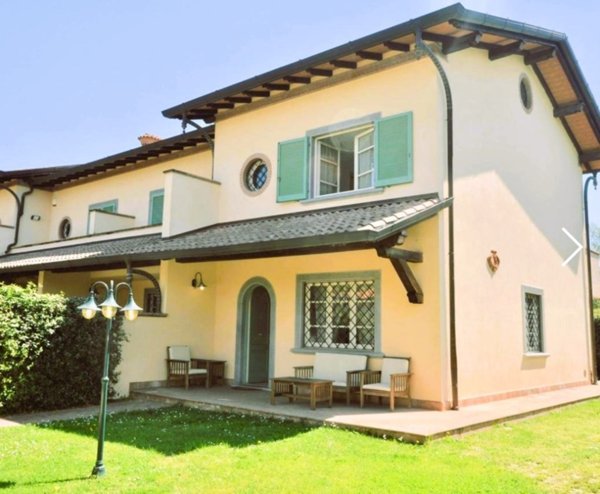 casa indipendente in vendita a Forte dei Marmi