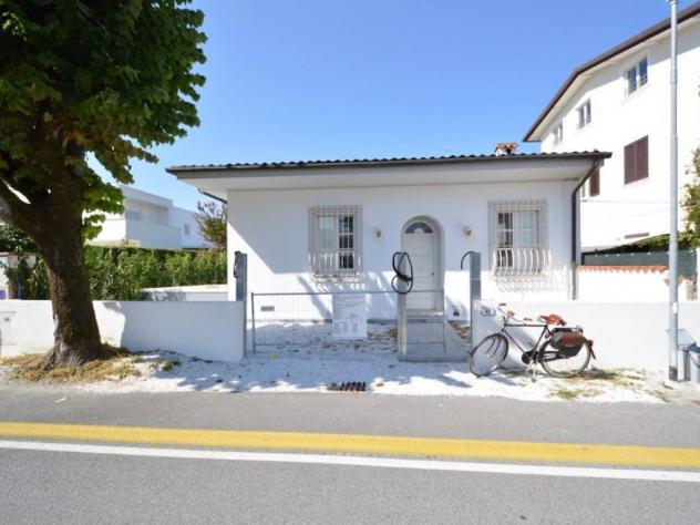 casa indipendente in vendita a Forte dei Marmi