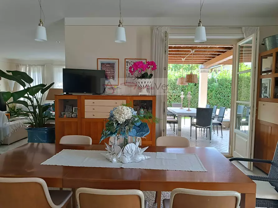 casa indipendente in vendita a Forte dei Marmi