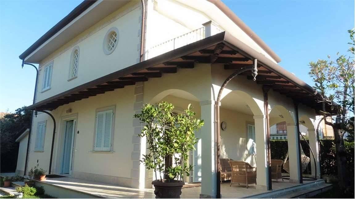 casa indipendente in vendita a Forte dei Marmi