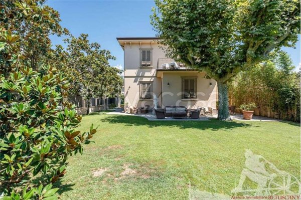 casa indipendente in vendita a Forte dei Marmi