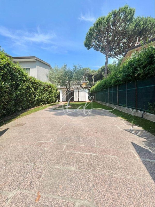 casa indipendente in vendita a Forte dei Marmi
