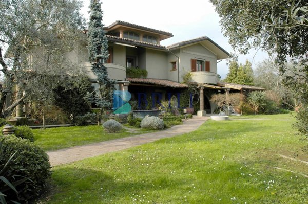 casa indipendente in vendita a Forte dei Marmi