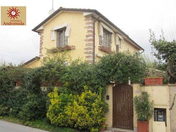casa indipendente in vendita a Forte dei Marmi