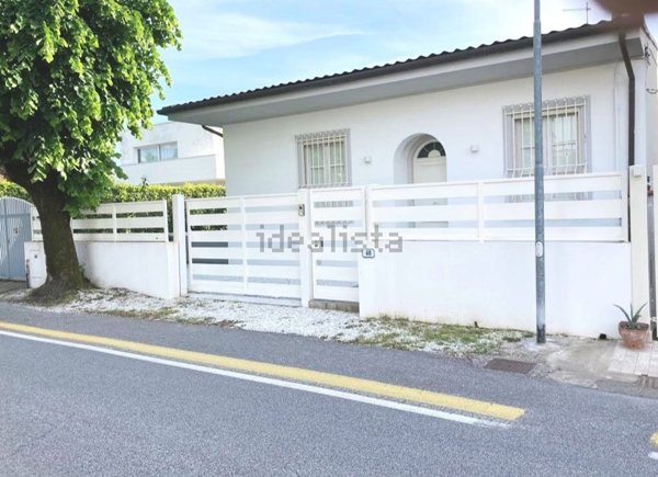 pentavano in vendita a Forte dei Marmi