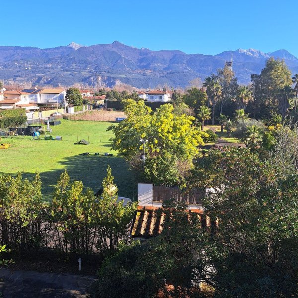 casa indipendente in vendita a Forte dei Marmi