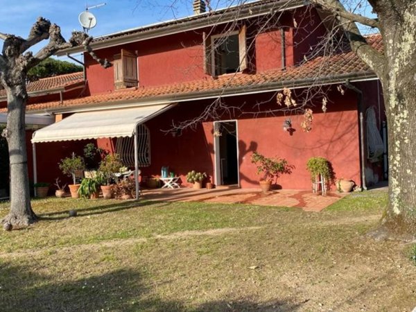 casa indipendente in vendita a Forte dei Marmi