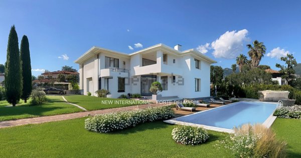 casa indipendente in vendita a Forte dei Marmi
