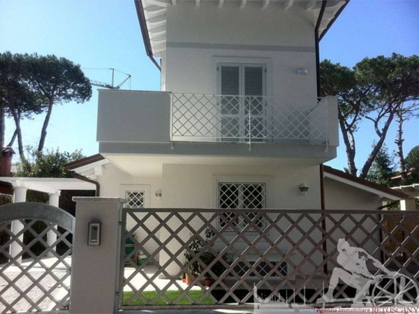 casa indipendente in vendita a Forte dei Marmi
