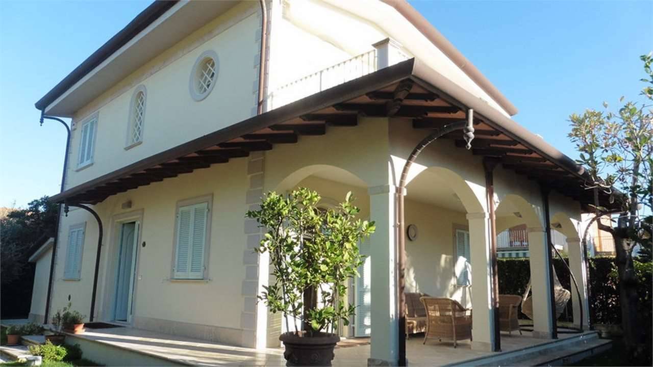 casa indipendente in vendita a Forte dei Marmi