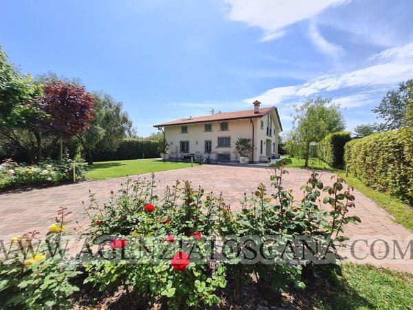 casa indipendente in vendita a Forte dei Marmi