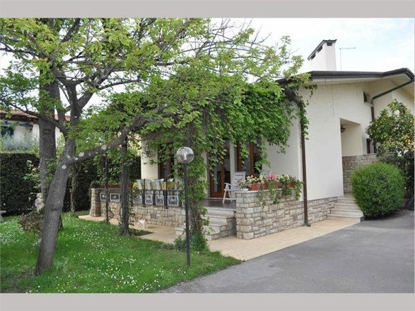 casa indipendente in vendita a Forte dei Marmi