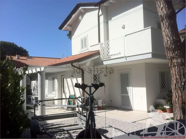 casa indipendente in vendita a Forte dei Marmi
