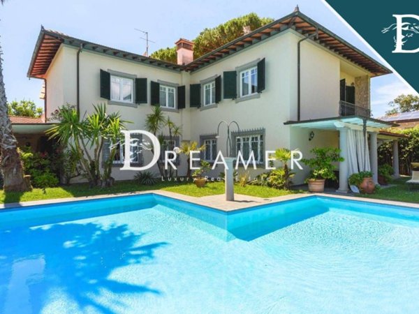 casa indipendente in vendita a Forte dei Marmi