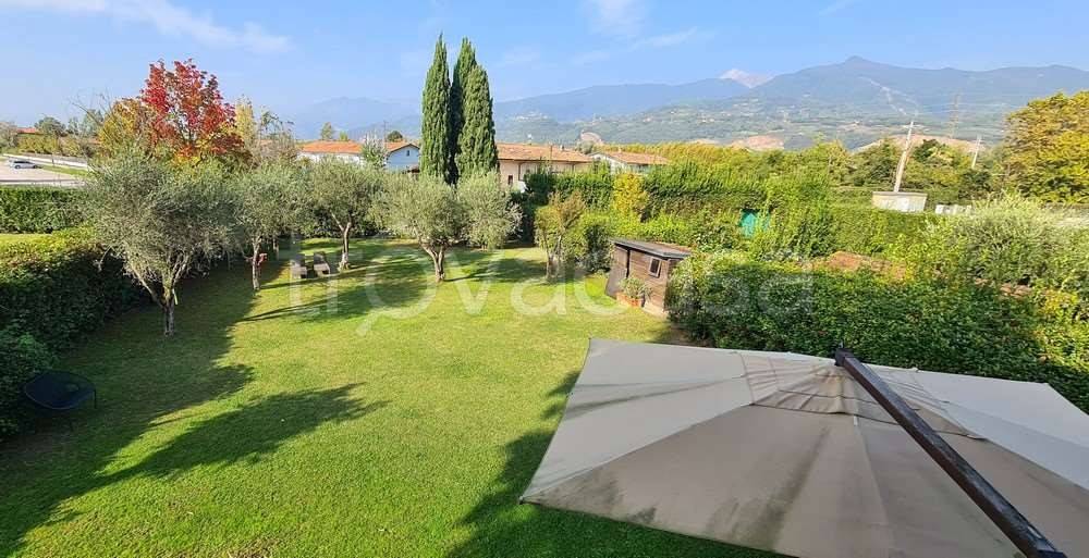 casa indipendente in vendita a Forte dei Marmi in zona Vittoria Apuana