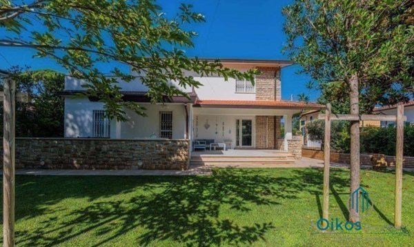 casa indipendente in vendita a Forte dei Marmi