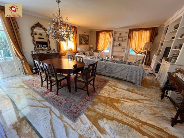 casa indipendente in vendita a Forte dei Marmi