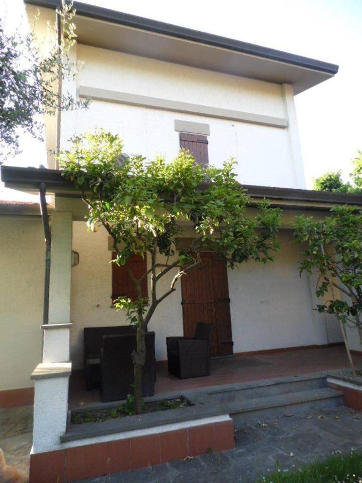 casa indipendente in vendita a Forte dei Marmi