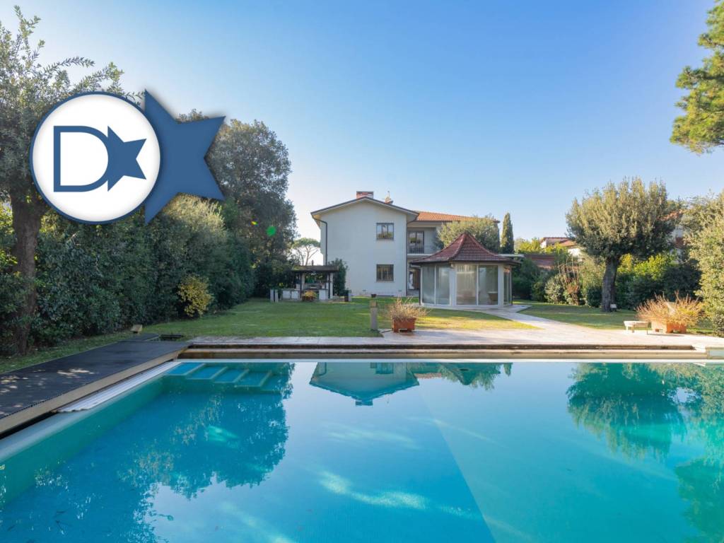 casa indipendente in vendita a Forte dei Marmi