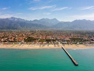 casa indipendente in vendita a Forte dei Marmi