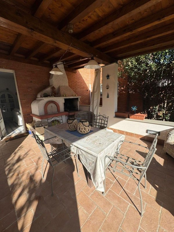 casa indipendente in vendita a Forte dei Marmi