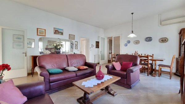 casa semindipendente in vendita a Forte dei Marmi