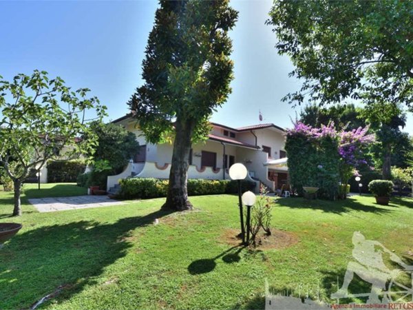 casa indipendente in vendita a Forte dei Marmi