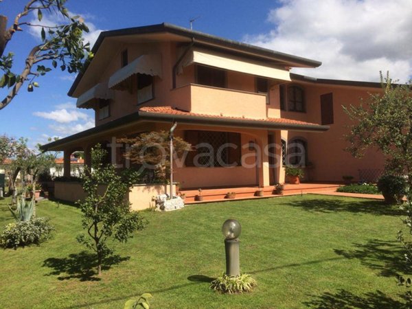 casa indipendente in vendita a Forte dei Marmi
