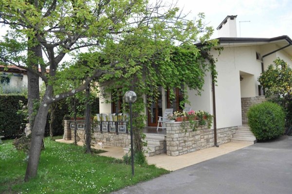 casa indipendente in vendita a Forte dei Marmi