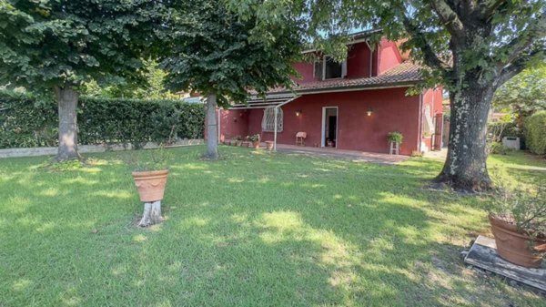 casa indipendente in vendita a Forte dei Marmi