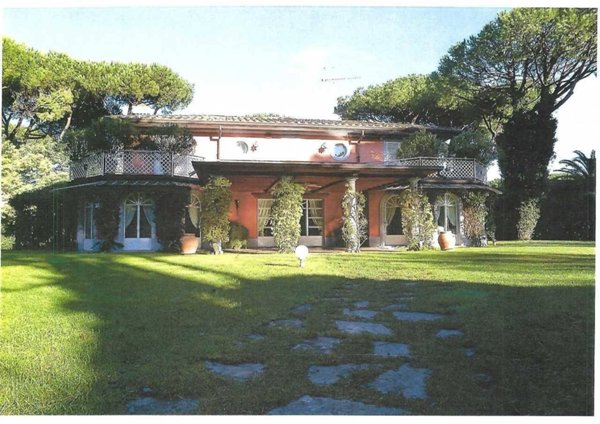 casa indipendente in vendita a Forte dei Marmi