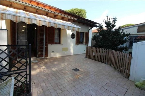 casa indipendente in vendita a Forte dei Marmi