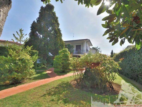 casa indipendente in vendita a Forte dei Marmi
