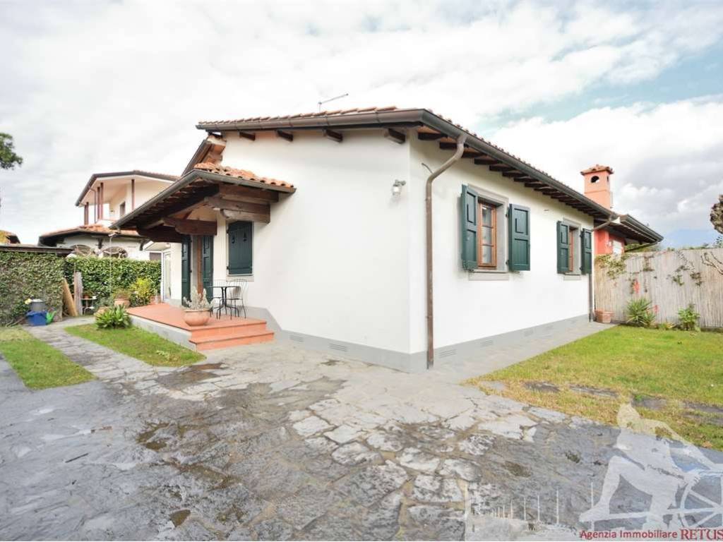 casa indipendente in vendita a Forte dei Marmi