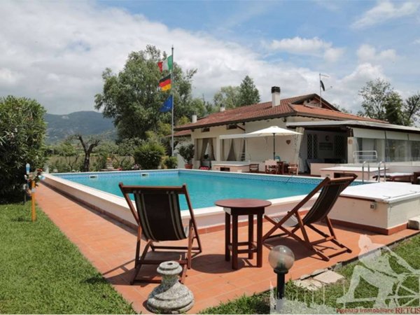casa indipendente in vendita a Forte dei Marmi in zona Vaiana