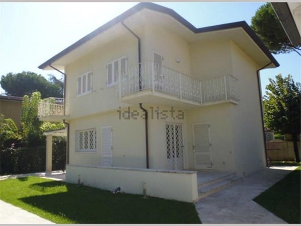 casa indipendente in vendita a Forte dei Marmi