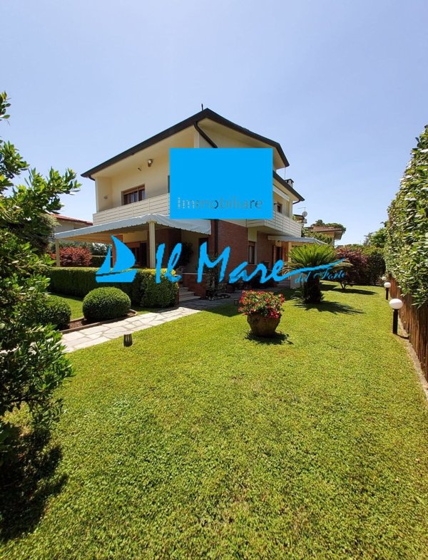 casa indipendente in vendita a Forte dei Marmi