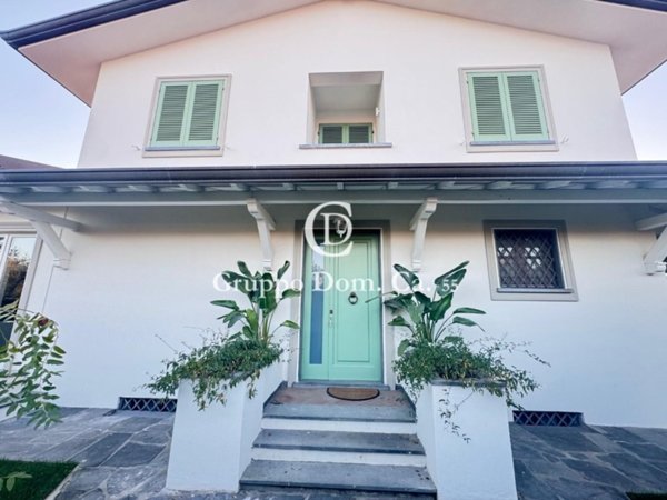casa indipendente in vendita a Forte dei Marmi
