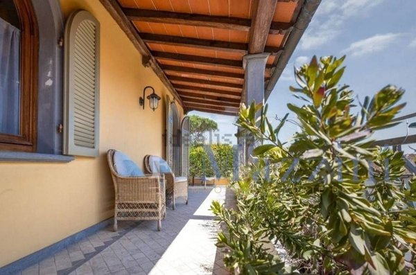 casa indipendente in vendita a Forte dei Marmi